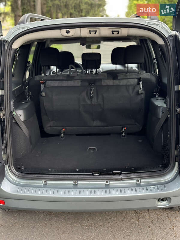 Универсал Dacia Logan MCV 2010 в Умани