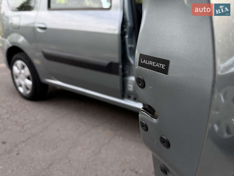 Универсал Dacia Logan MCV 2010 в Умани