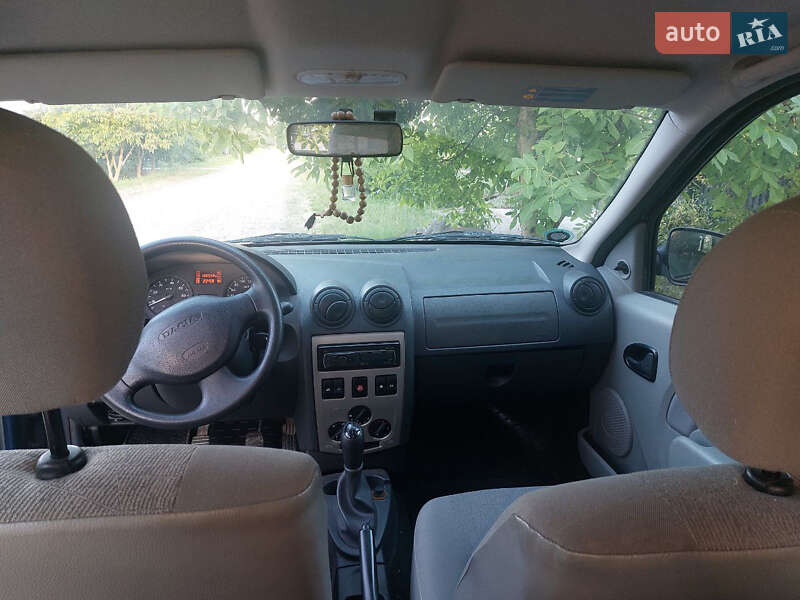 Универсал Dacia Logan MCV 2010 в Черновцах