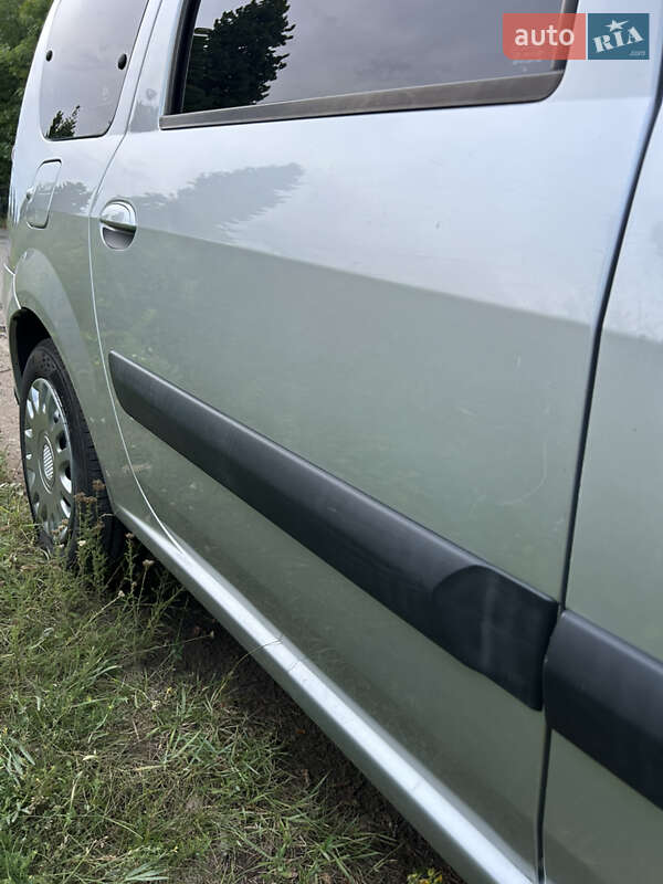 Универсал Dacia Logan MCV 2009 в Умани фото 8 Универсал Dacia Logan MCV 2009 в Умани