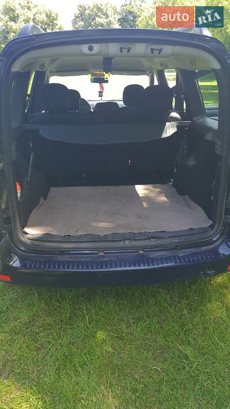 Універсал Dacia Logan MCV 2011 в Острозі