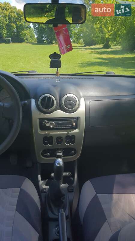 Універсал Dacia Logan MCV 2011 в Острозі