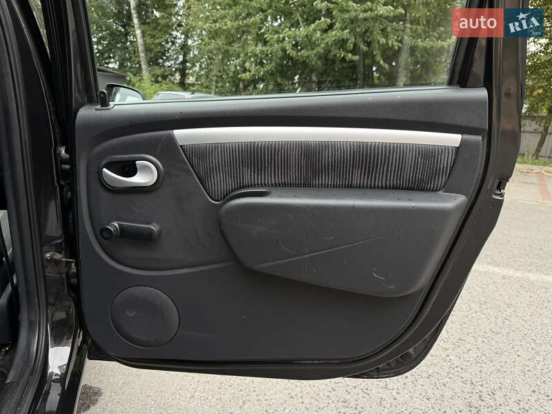 Универсал Dacia Logan MCV 2011 в Тернополе
