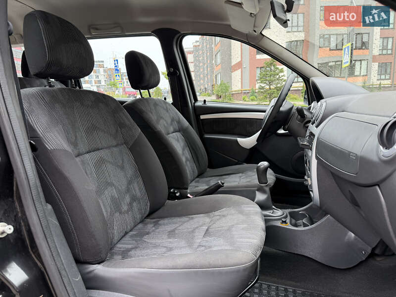 Универсал Dacia Logan MCV 2011 в Тернополе