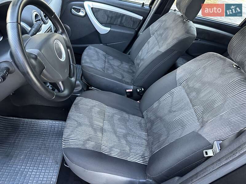 Универсал Dacia Logan MCV 2010 в Лебедине