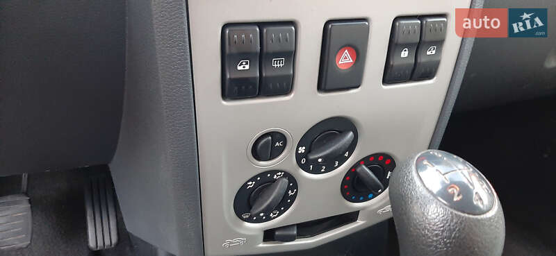 Универсал Dacia Logan MCV 2010 в Чернигове