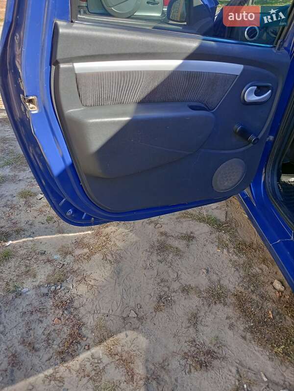 Универсал Dacia Logan MCV 2009 в Тростянце