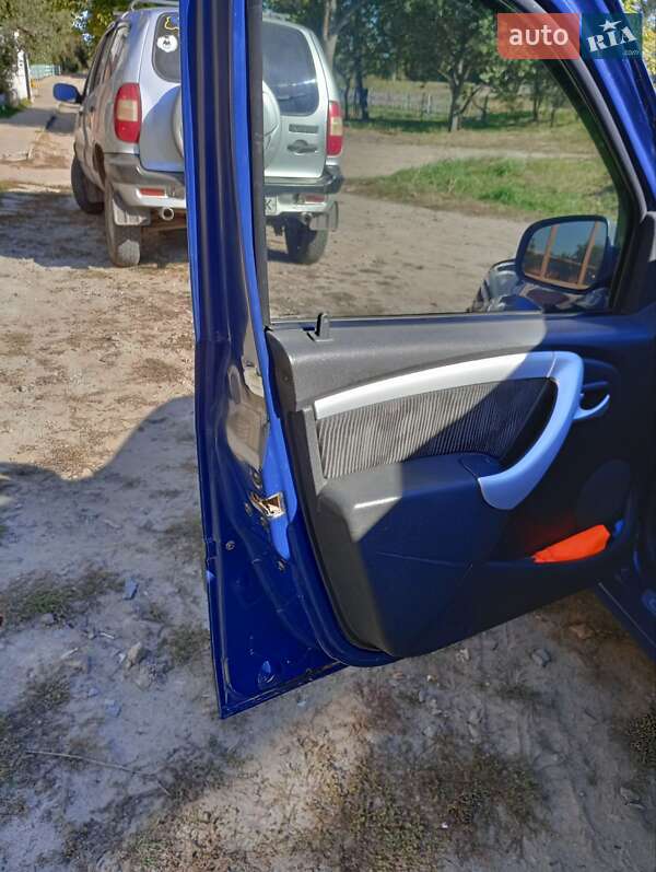 Универсал Dacia Logan MCV 2009 в Тростянце