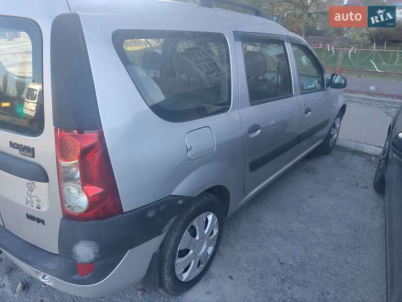 Универсал Dacia Logan MCV 2008 в Киеве