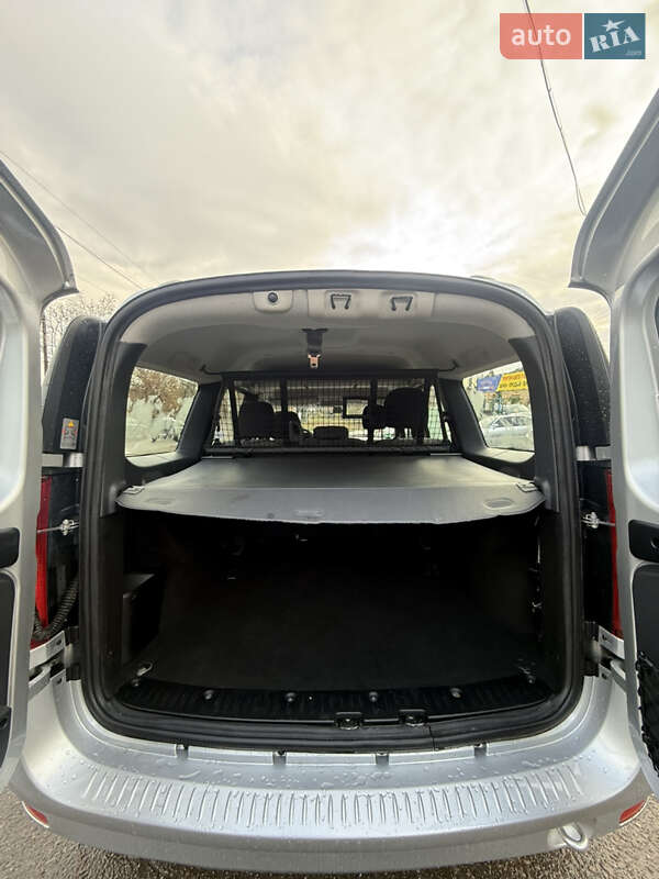 Універсал Dacia Logan MCV 2010 в Сумах