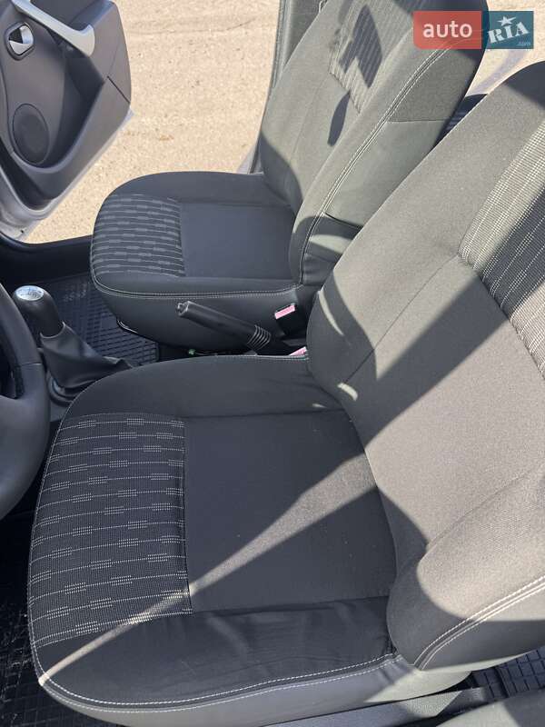Универсал Dacia Logan MCV 2012 в Ровно фото 24 Универсал Dacia Logan MCV 2012 в Ровно