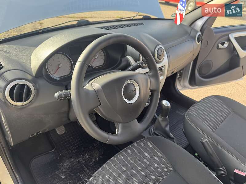 Универсал Dacia Logan MCV 2012 в Ровно фото 23 Универсал Dacia Logan MCV 2012 в Ровно