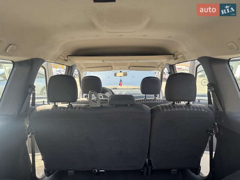 Универсал Dacia Logan MCV 2012 в Ровно фото 30 Универсал Dacia Logan MCV 2012 в Ровно