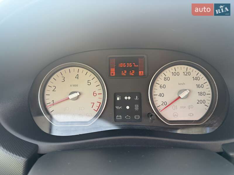 Универсал Dacia Logan MCV 2012 в Ровно фото 43 Универсал Dacia Logan MCV 2012 в Ровно