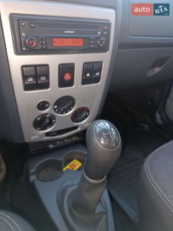 Універсал Dacia Logan MCV 2007 в Ємільчиному фото 25 Універсал Dacia Logan MCV 2007 в Ємільчиному