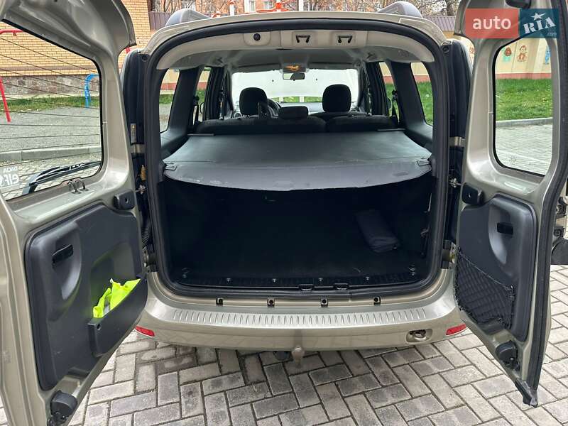 Универсал Dacia Logan MCV 2009 в Ромнах фото 28 Универсал Dacia Logan MCV 2009 в Ромнах