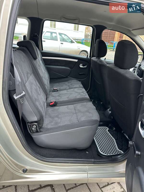 Универсал Dacia Logan MCV 2009 в Ромнах фото 19 Универсал Dacia Logan MCV 2009 в Ромнах