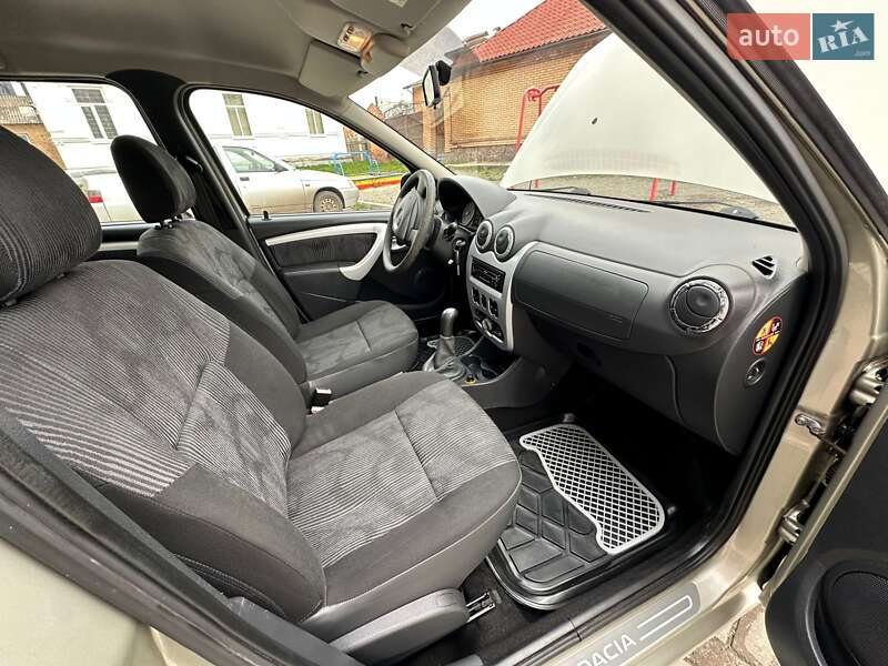 Универсал Dacia Logan MCV 2009 в Ромнах фото 18 Универсал Dacia Logan MCV 2009 в Ромнах