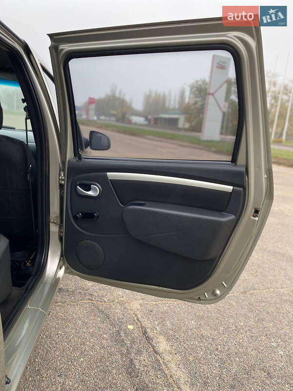 Універсал Dacia Logan MCV 2012 в Кропивницькому