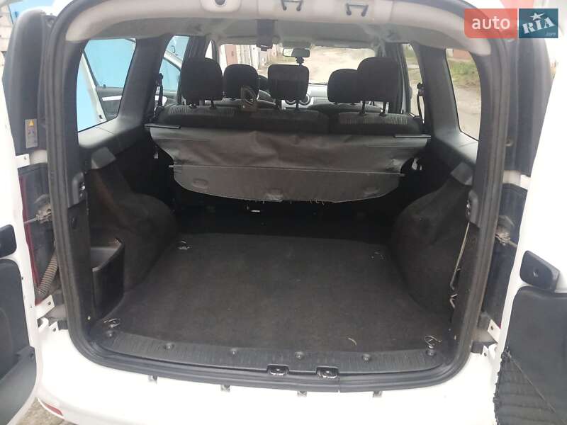 Універсал Dacia Logan MCV 2010 в Черкасах фото 13 Універсал Dacia Logan MCV 2010 в Черкасах