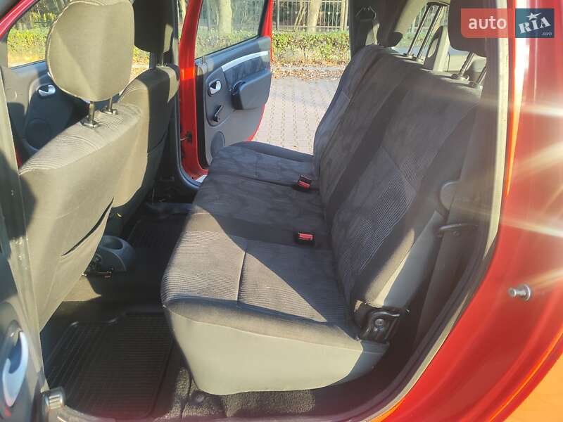 Універсал Dacia Logan MCV 2011 в Миргороді