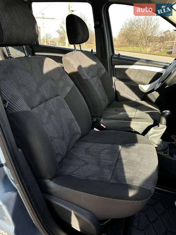 Универсал Dacia Logan MCV 2010 в Ромнах