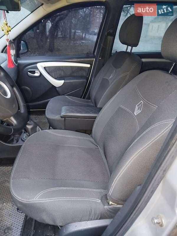 Универсал Dacia Logan MCV 2011 в Путивле