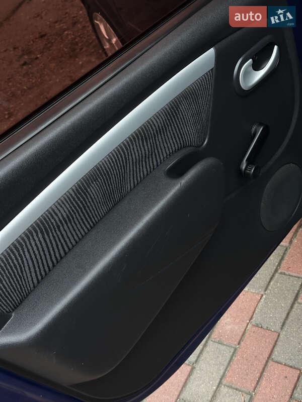 Універсал Dacia Logan MCV 2008 в Ромнах фото 31 Універсал Dacia Logan MCV 2008 в Ромнах