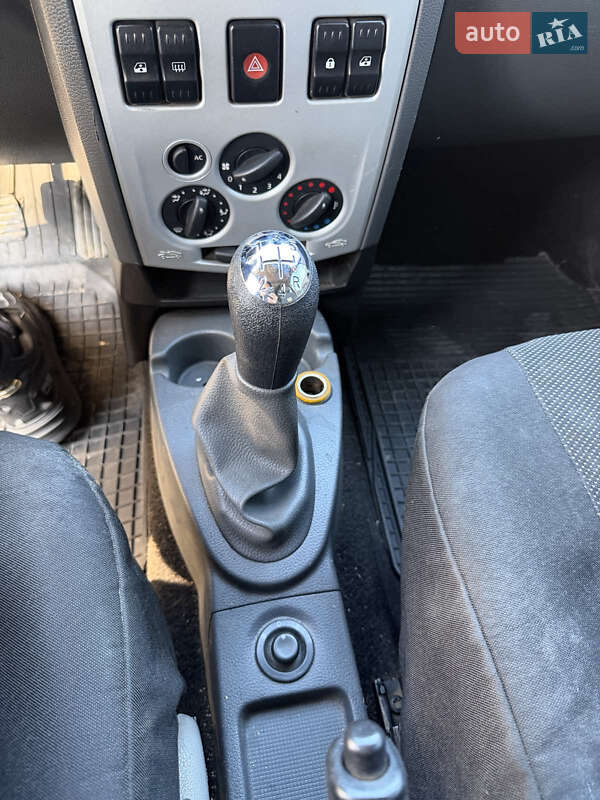 Універсал Dacia Logan MCV 2008 в Дніпрі