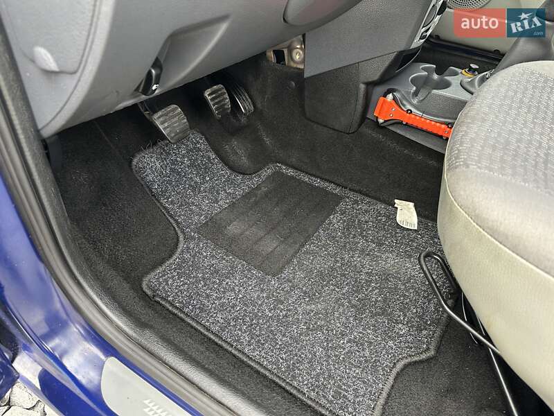 Універсал Dacia Logan MCV 2008 в Рівному