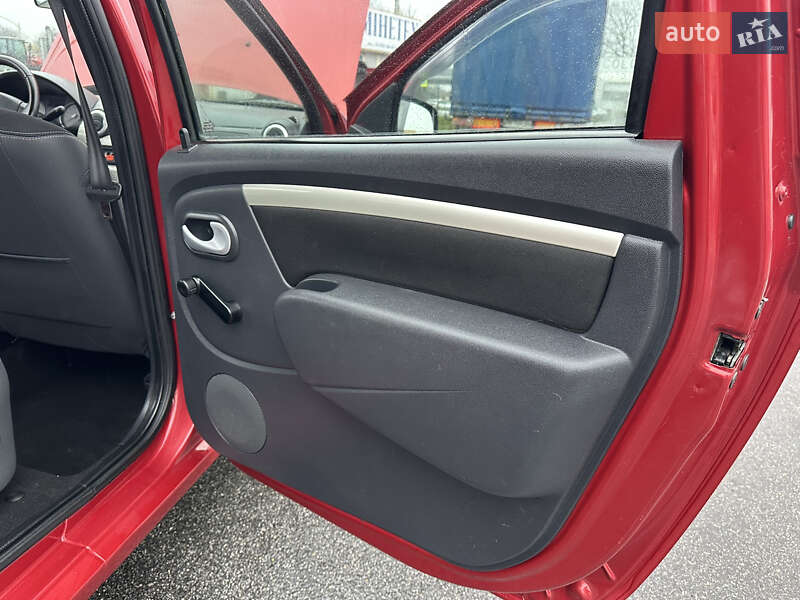 Универсал Dacia Logan MCV 2012 в Виннице фото 44 Универсал Dacia Logan MCV 2012 в Виннице