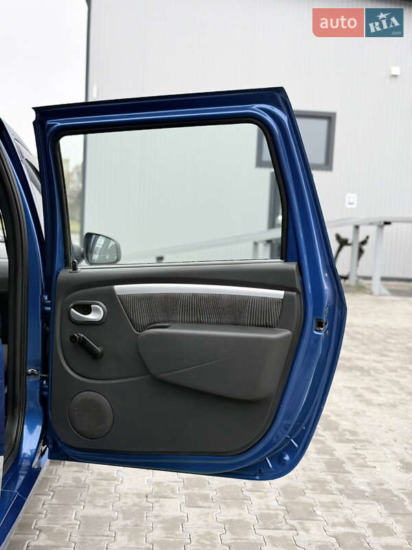 Універсал Dacia Logan MCV 2010 в Володимирі