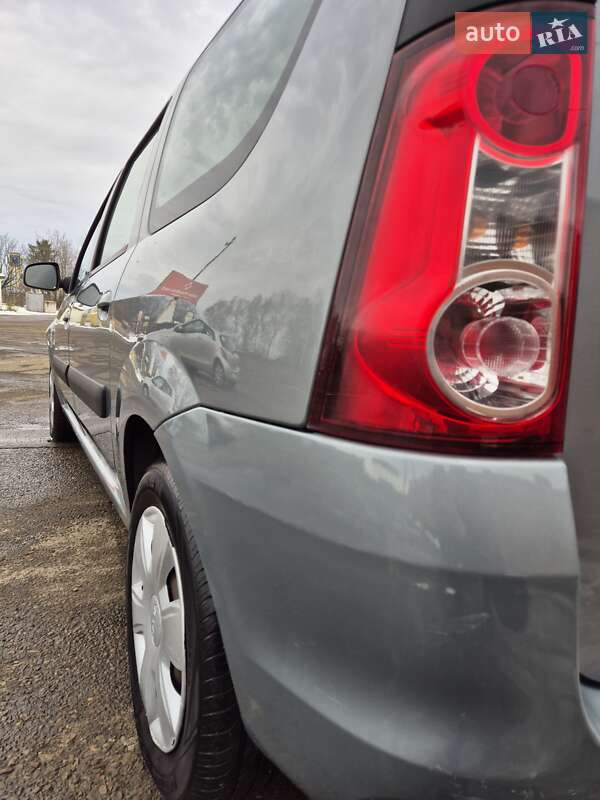 Універсал Dacia Logan MCV 2010 в Стрию