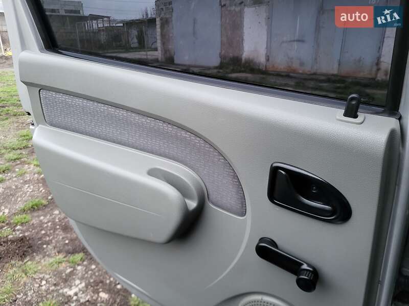 Універсал Dacia Logan MCV 2009 в Жовтих Водах фото 15 Універсал Dacia Logan MCV 2009 в Жовтих Водах