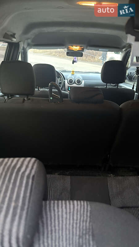 Универсал Dacia Logan MCV 2009 в Львове фото 10 Универсал Dacia Logan MCV 2009 в Львове