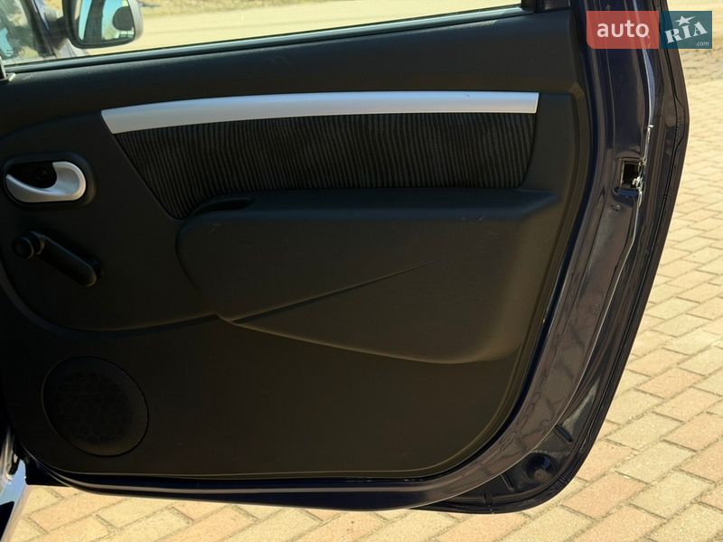 Универсал Dacia Logan MCV 2008 в Ромнах