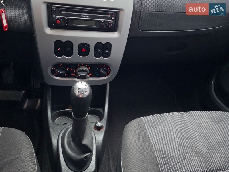 Седан Dacia Logan MCV 2010 в Ивано-Франковске