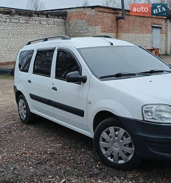 Универсал Dacia Logan MCV 2011 в Чернигове