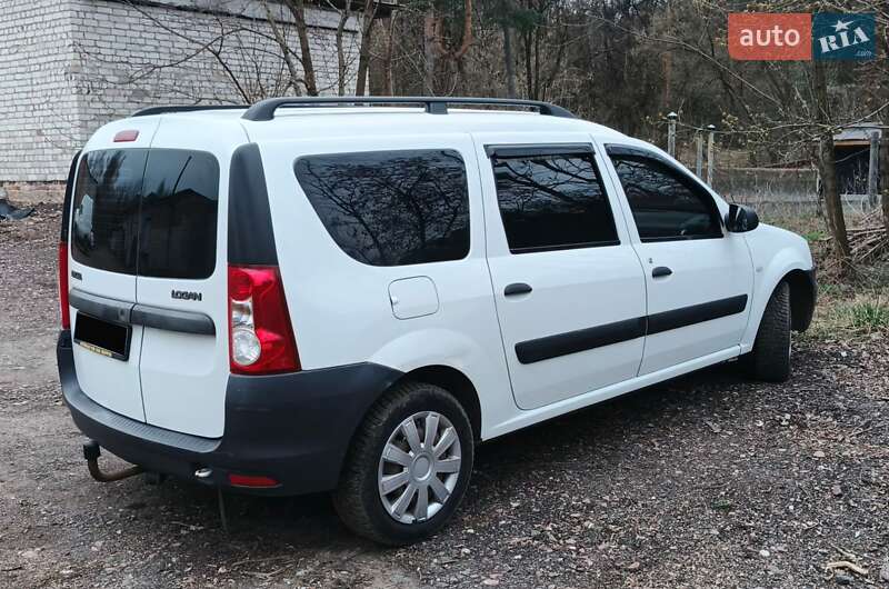 Универсал Dacia Logan MCV 2011 в Чернигове