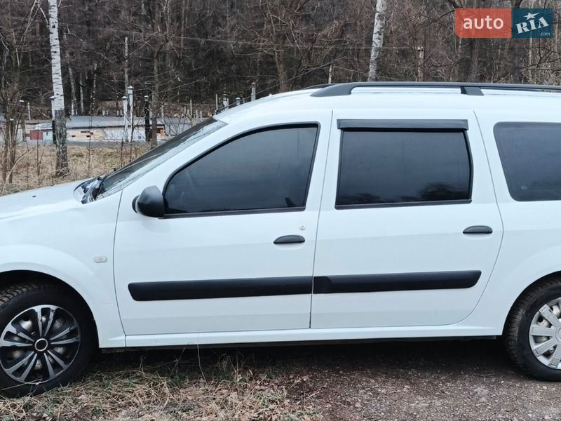 Универсал Dacia Logan MCV 2011 в Чернигове