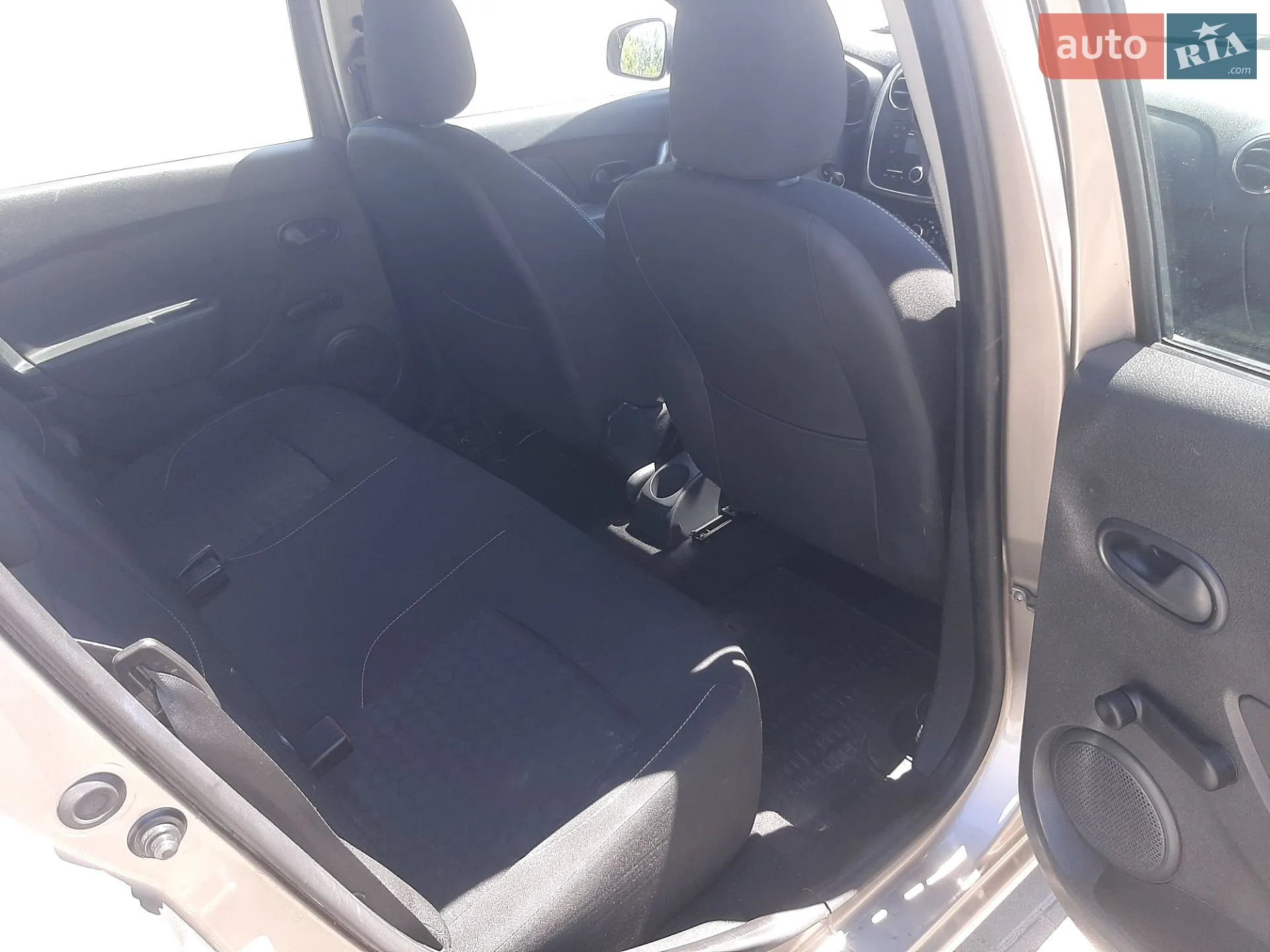 2014 Dacia Logan - мініатюра 9