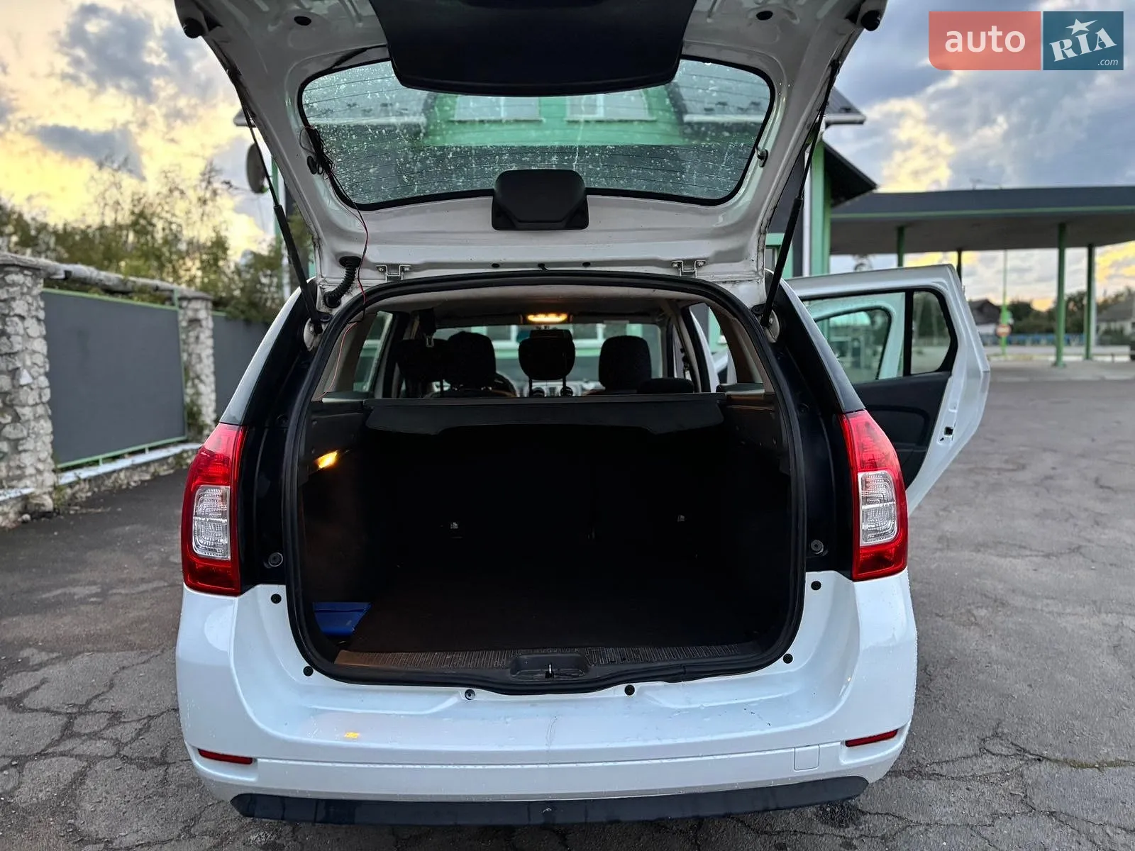 2014 Dacia Logan - мініатюра 3