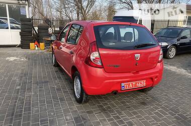Хетчбек Dacia Logan 2010 в 