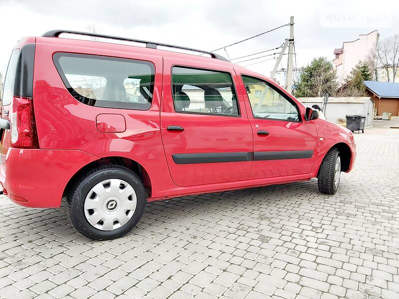 Універсал Dacia Logan 2010 в Івано-Франківську