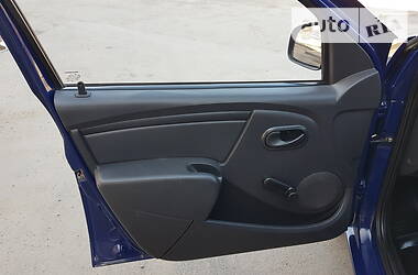 Седан Dacia Logan 2009 в 