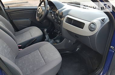Седан Dacia Logan 2009 в 