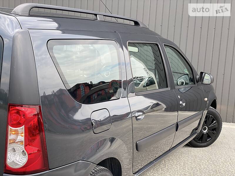 Универсал Dacia Logan 2009 в Дрогобыче