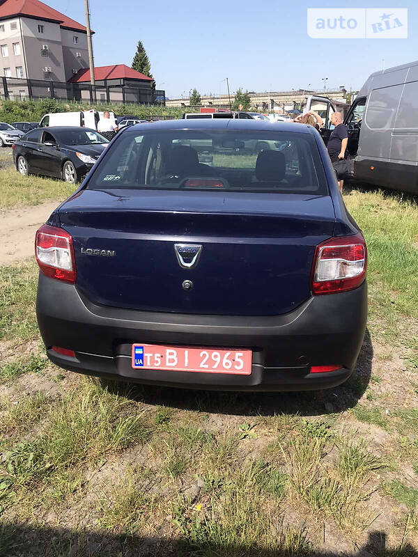 Седан Dacia Logan 2013 в Чернівцях