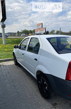 Седан Dacia Logan 2011 в Львове