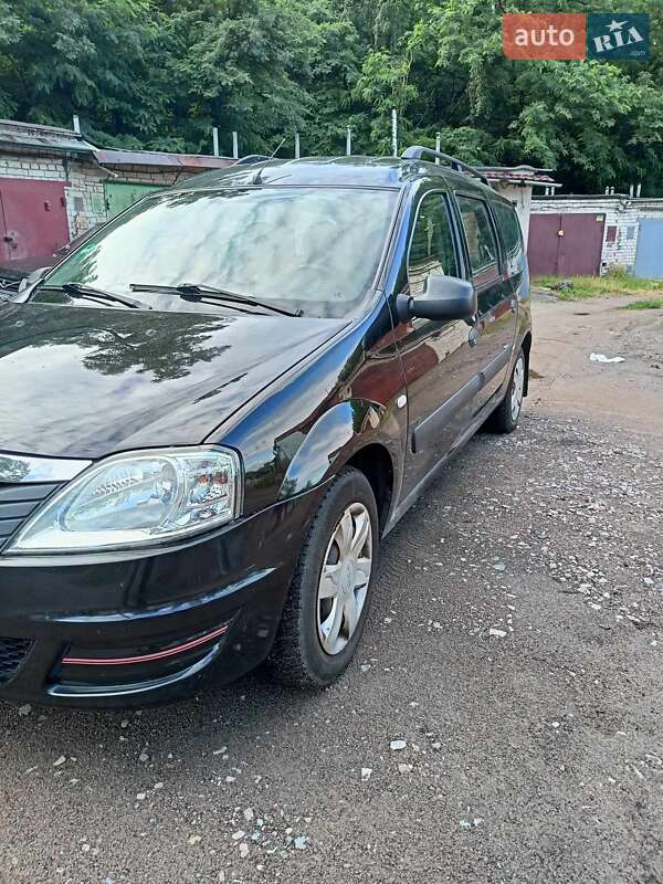 Седан Dacia Logan 2009 в Чернигове